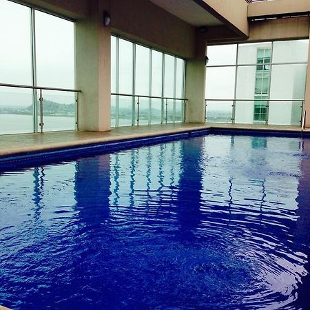 Luxury Suites River Front グアヤキル 部屋 写真