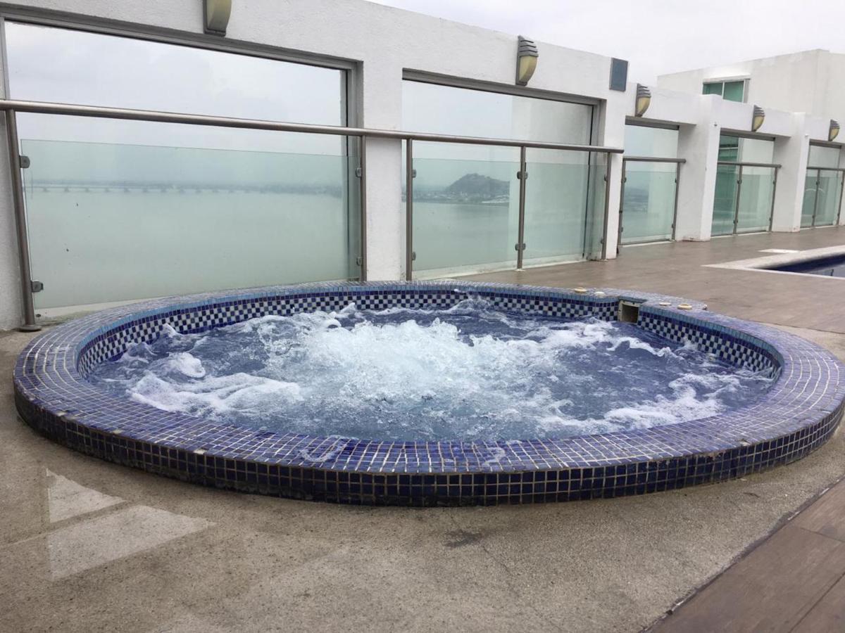 Luxury Suites River Front グアヤキル エクステリア 写真