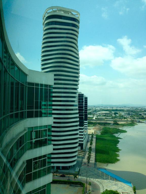 Luxury Suites River Front グアヤキル 部屋 写真